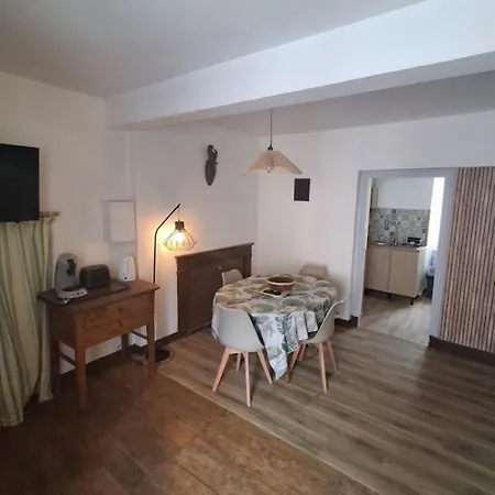 Ferienhaus La Maison De La Prise D'alzeau Lacombe
